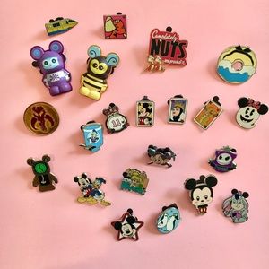 Disney pin set